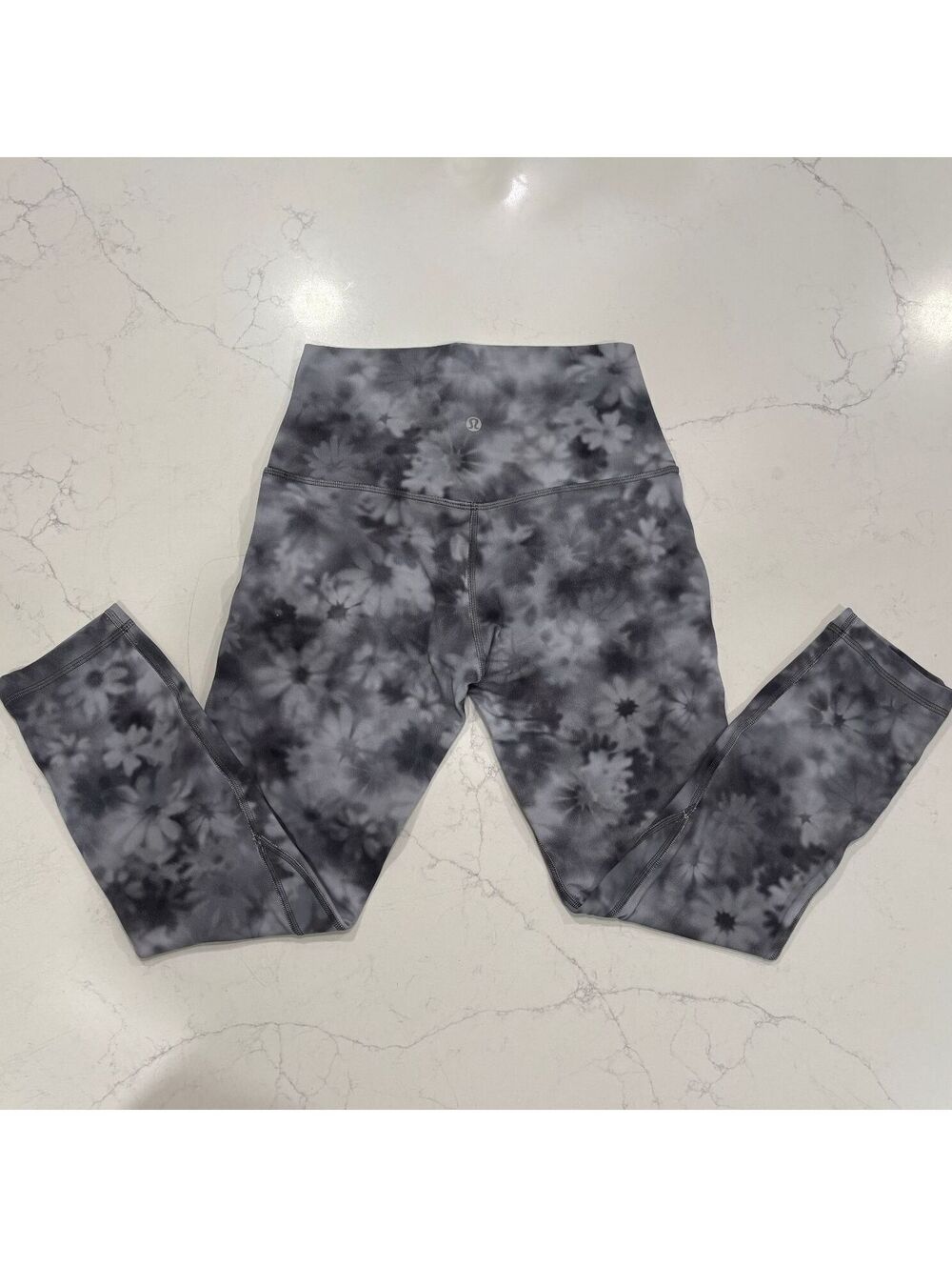 Lululemon Gray Floral High Rise Crop Leggings Women's Size 6 Athletic Yoga